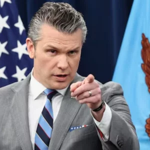 যুক্তরাষ্ট্রের অনুমতি ছাড়া হরমুজ প্রণালিতে কোনো জাহাজ চলছে না: হেগসেথ