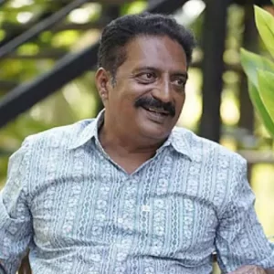 মিম শেয়ার দিয়ে বিপাকে প্রকাশ রাজ