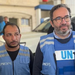 হরমুজ প্রণালি বন্ধে সার সরবরাহে ধস, বিশ্বজুড়ে খাদ্য সংকটের শঙ্কা