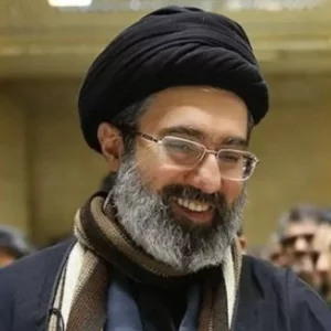 অজ্ঞাত স্থান থেকে মোজতবা খামেনির হাতে লেখা চিরকুটে চলছে ইরান