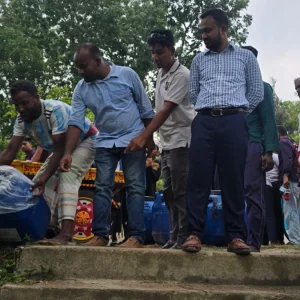 গ্লুকোজ-গ্লিসারিন দিয়ে তৈরি হচ্ছিল গাভীর দুধ!