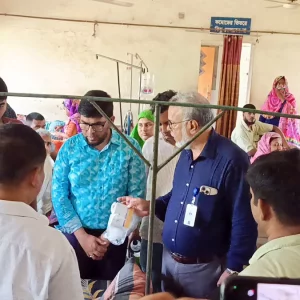 উপজেলা স্বাস্থ্য কমপ্লেক্সে আকস্মিক অভিযান, ২ চিকিৎসককে শোকজ