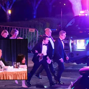 সাংবাদিকদের সঙ্গে ডিনারের সময় হঠাৎ বিকট শব্দ, সরিয়ে নেওয়া হলো ট্রাম্পকে