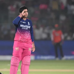 ৯৮৬ রানের সঙ্গে ছক্কা-সেঞ্চুরি, আইপিএলে রেকর্ড ভাঙার দিন