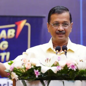 দিল্লির পর পাঞ্জাবেও ভরাডুবির শঙ্কায় অরবিন্দ কেজরিওয়ালের দল