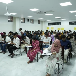 সাউথইস্ট ইউনিভার্সিটিতে ‘সামার ২০২৬’ সেমিস্টারের ভর্তি পরীক্ষা অনুষ্ঠিত