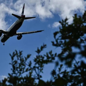 জ্বালানি সংকট মোকাবিলায় নতুন পদ্ধতিতে জেট ফুয়েল তৈরি করছে চীন