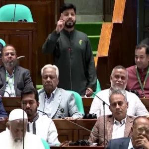 সরকার পতনের হুমকি দিলে বিরোধীদল থেকে আপনাদের পতন ঘটানো হবে