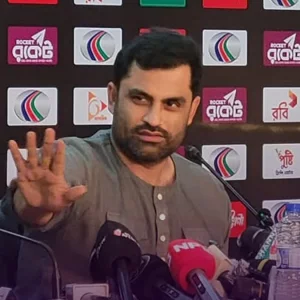 সাংবাদিকদের সাকিবের সঙ্গে মাশরাফি-দুর্জয়কেও মনে রাখতে বললেন তামিম 