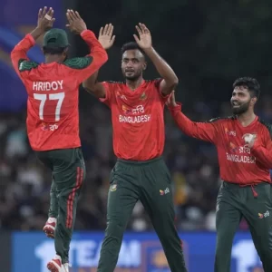 শরীফুলের তোপে ধুঁকছে নিউজিল্যান্ড, দুর্দান্ত শুরু বাংলাদেশের 