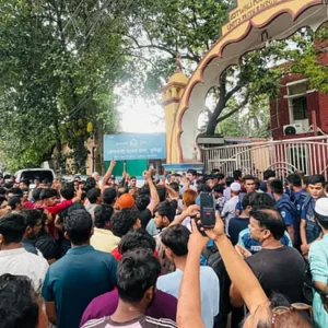 কুমিল্লায় উপজেলা বিএনপির সভাপতি আটক, নেতাকর্মীদের থানা ঘেরাও