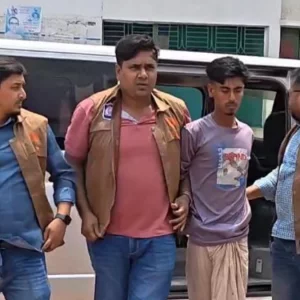 নাটোরে ব্যবসাীয়কে গলাকেটে হত্যা, স্ত্রী-ছেলে আটক