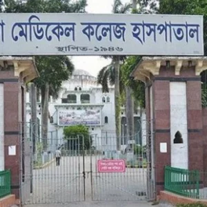ঢামেক হাসপাতালে অর্ধশত দালাল আটক