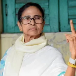 ক্ষমতা ছাড়তে নারাজ মমতা, বললেন, ‘বিজেপি-ইসিআই ১০০ আসন লুট করেছে’