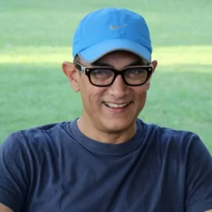 ভিন্ন পথে সিনেমার প্রচার, চমক দেখালেন আমির খান