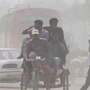 দূষিত শহরের তালিকায় ঢাকা আজ শীর্ষে