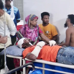 নারায়ণগঞ্জে অভিযানে হামলা, র‍্যাবের ৩ সদস্যকে কুপিয়ে জখম