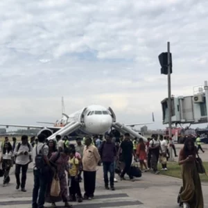 বিমানে পাওয়ার ব্যাংকে আগুন, দ্রুত সরিয়ে নেওয়া হলো সব যাত্রীকে