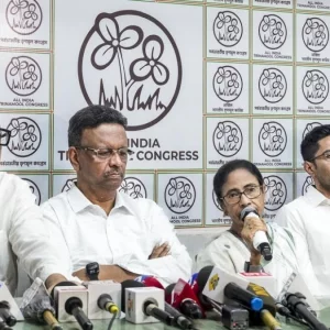 নির্বাচনে হারিনি, আমি পদত্যাগ করব না: মমতা