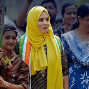 কেরালায় বাম দুর্গে হিজাবি মুসলিম তরুণীর বিজয়