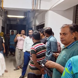 মেহেরপুরে স্ত্রীর সামনেই স্বামীকে কুপিয়ে হত্যা