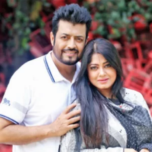 ভালোবাসা থামে না দূরত্বে, ‘লাভ ইউ’, ওমর সানীকে ভিডিওতে মৌসুমী