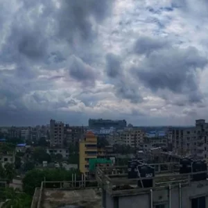 আংশিক মেঘলা ঢাকার আকাশ, দুপুর পর্যন্ত নেই বৃষ্টির সম্ভাবনা