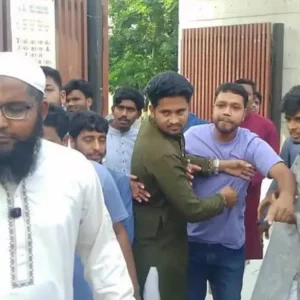 ভিসির পদত্যাগের দাবিতে সংবাদ সম্মেলনে হামলার অভিযোগ ছাত্রদলের বিরুদ্ধে