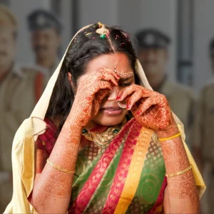 বিয়ে দিচ্ছে না পরিবার, পুলিশের কাছে আবেদন তরুণীর