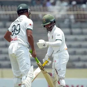 ২ উইকেটে ১০১ রান নিয়ে লাঞ্চ বিরতিতে বাংলাদেশ