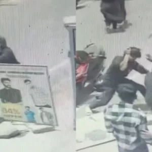 প্রকাশ্য দিবালোকে স্ত্রীর গলা কাটতে গিয়ে গণধোলাই খেলো স্বামী