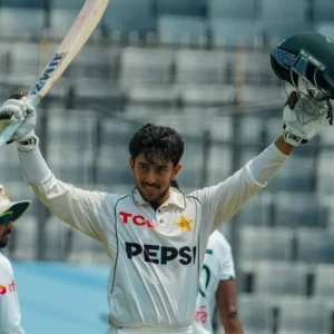 অভিষেকে সেঞ্চুরি করে রেকর্ড বইয়ে আজান