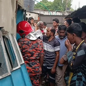 নারায়ণগঞ্জে গ্যাস বিস্ফোরণে একই পরিবারের ৪ জন দগ্ধ