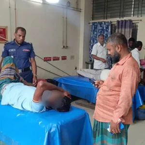 এক জমির পানি অন্য জমিতে যাওয়ায় ঝিনাইদহে দুপক্ষের তুমুল সংঘর্ষ