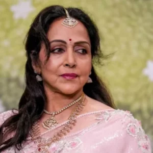 ‘বাংলাদেশি অনুপ্রবেশ’ প্রসঙ্গ তুলে বিজেপির প্রশংসা করলেন হেমা মালিনী