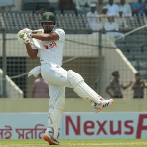 ১৩ রানের জন্য বিশ্ব রেকর্ড হাতছাড়া করলেন শান্ত