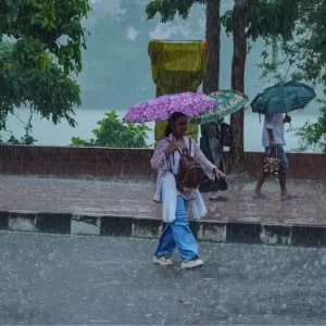 দুপুরের মধ্যে ঢাকায় বজ্রবৃষ্টির আভাস