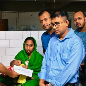 হামে আক্রান্ত শিশু নূর নাহারের পাশে দাঁড়ালেন ডা. জুবাইদা রহমান