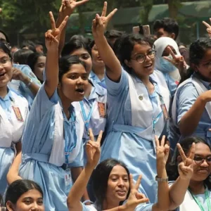 শিক্ষার্থীরা পাচ্ছে ১৬ থেকে ২৩ দিনের টানা ছুটি