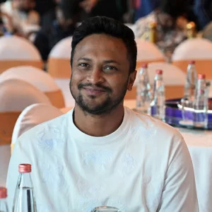 ১ কোটি টাকা দিলে কেস থেকে নাম উঠিয়ে দেবে: সাকিব 