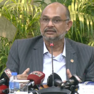 তড়িঘড়ি করে অপ্রয়োজনীয় প্রকল্প নেবে না সরকার: অর্থ উপদেষ্টা