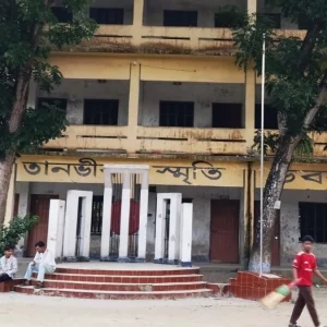 পরীক্ষা শেষে অর্ধশতাধিক এসএসসি পরীক্ষার্থী বুঝলো প্রশ্ন ছিল ভুল