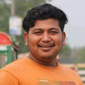 কুমিল্লায় কুকুরকে বাঁচাতে গিয়ে নসিমন উল্টে প্রাণ গেল চালকের