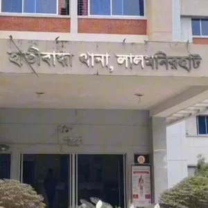 পুলিশকে পিটিয়ে হাতকড়াসহ আসামি ছিনিয়ে নিলো দুর্বৃত্তরা