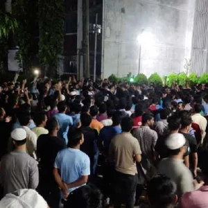 নতুন ভিসি নিয়োগ প্রত্যাখ্যান করে ডুয়েটে শিক্ষার্থীদের বিক্ষোভ মিছিল