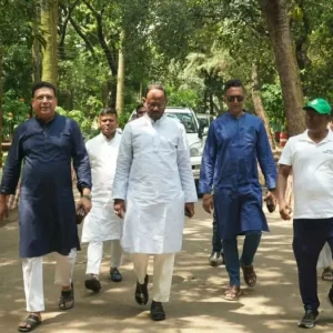 হঠাৎ জাতীয় চিড়িয়াখানা পরিদর্শনে প্রাণিসম্পদ প্রতিমন্ত্রী