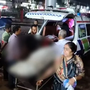 ২০০ টাকার জন্য অক্সিজেন মাস্ক খুলে ফেলায় রোগীর মৃত্যু
