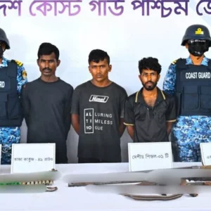অস্ত্র-গোলাবারুদসহ ‘করিম শরীফ বাহিনীর’ ৩ সদস্য গ্রেপ্তার