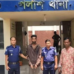স্কুলছাত্রীকে তুলে নিয়ে ধর্ষণ, গ্রেপ্তার ১