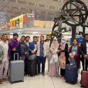 সাত দিনের সফরে চীনে পৌঁছেছেন ভিপি সাদিক কায়েমসহ ডাকসুর ১৫ নেতা